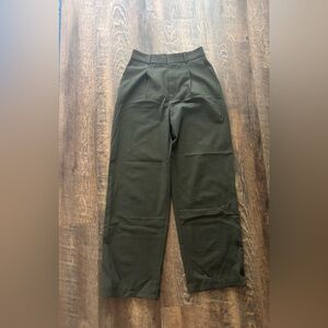 Uniqlo Pleated Wide leg Olive Green Trousers